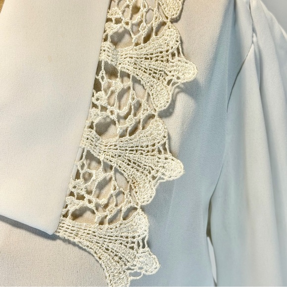 VINTAGE crochet floral lace collar blouse button down tailored lightweight 90s - Picture 5 of 17